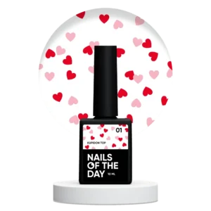 top z różowo-czerwonymi serduszkami