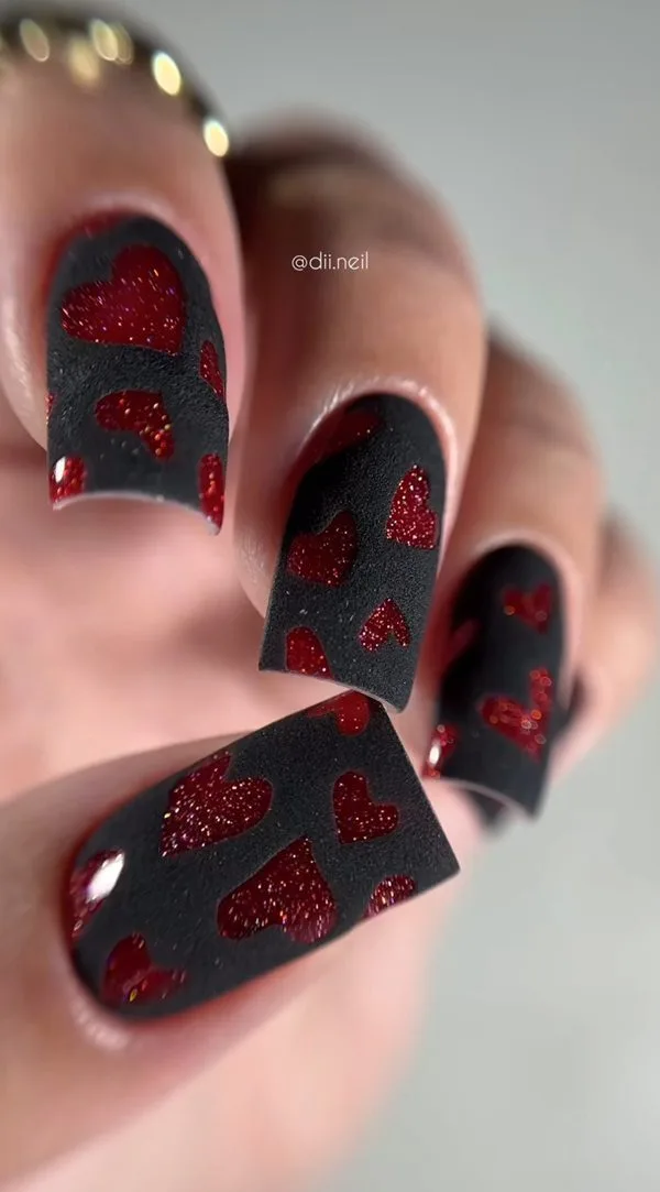 Manicure zakochanych — 14 lutego 2025
